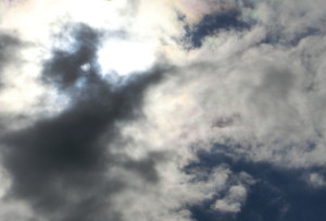グリムに見える雲り空